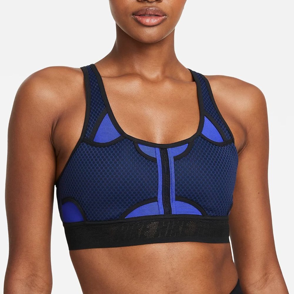 Nike Swoosh UltraBreathe Medium Support Padded Sports Bra
